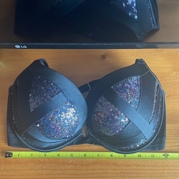 Victoria’s Secret 2014 Fashion Show Very Sexy Sequin Push-up Halter Bra - Picture 13 of 13